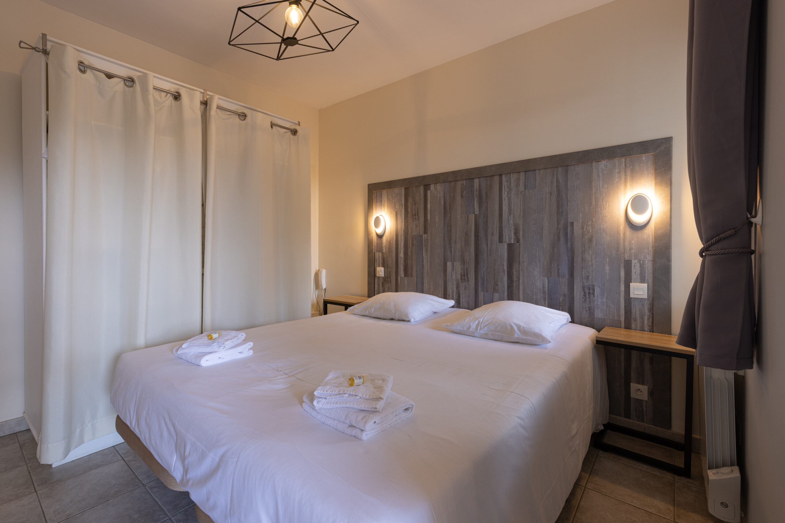 chambre T2 - vue depuis la porte