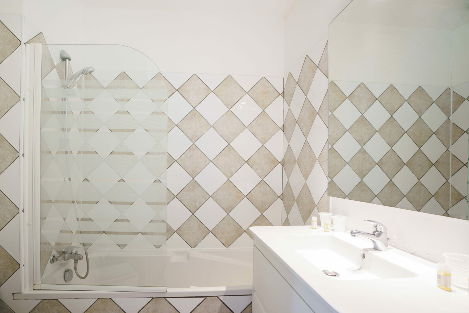 Salle de bain baignoire T2